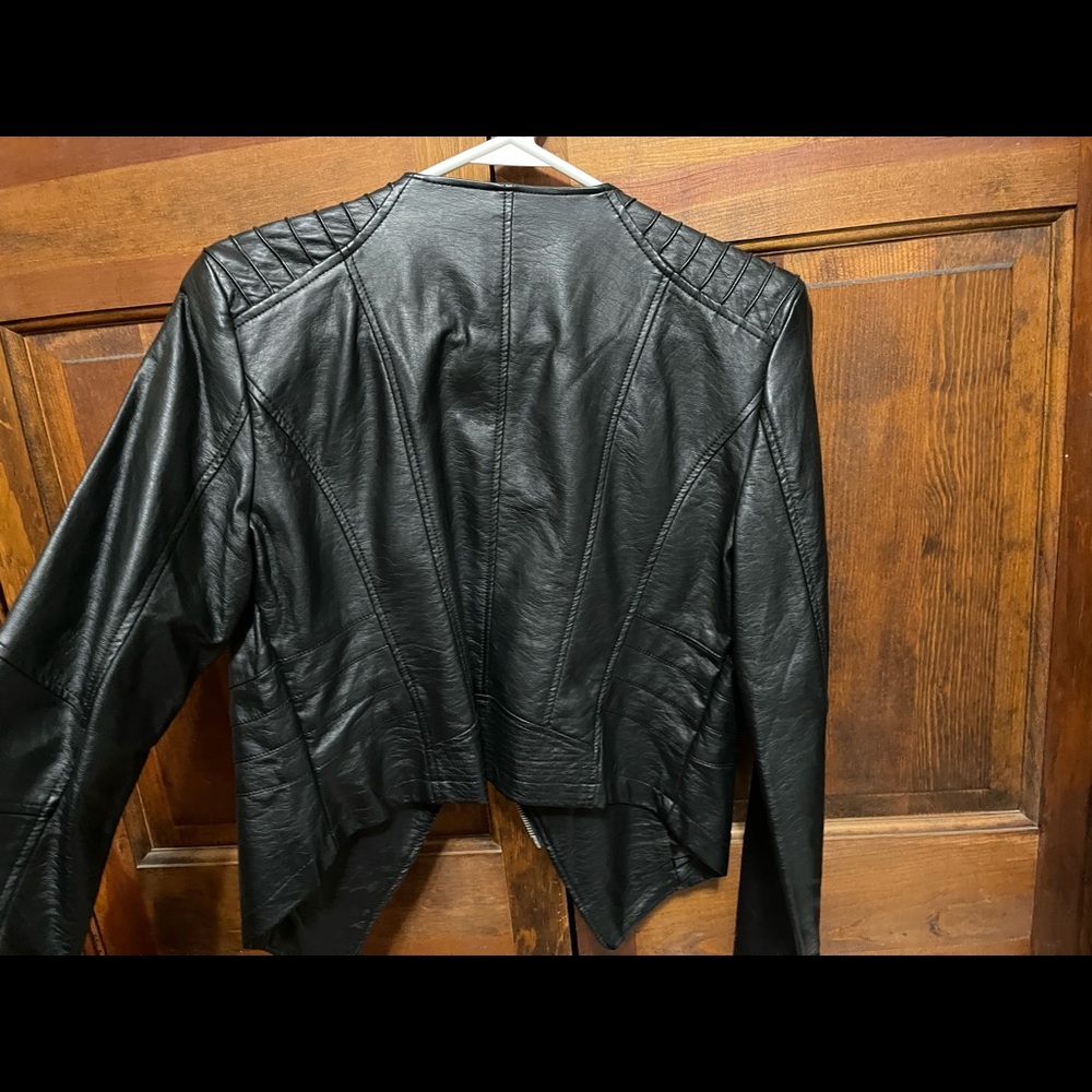 Leather jacket - Picture 3 of 3